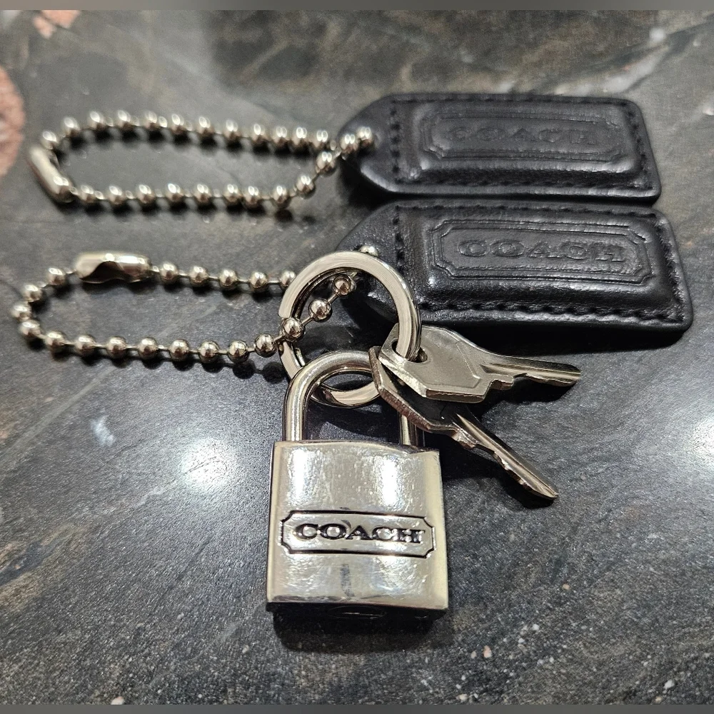 COACH set 2 leather tags Lock 2 keys black silver Vintage VGUC hang keychain